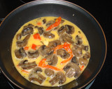 Foto del paso 5 de la receta: Tortilla de champiñones y pimiento asado