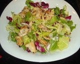 Foto del paso 2 de la receta: Ensalada fresca de pollo, queso y frutos secos