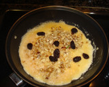 Foto del paso 4 de la receta: Tortilla de nueces, avellanas y pasas