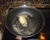 Foto del paso 2 de la receta: Tortilla de nueces, avellanas y pasas
