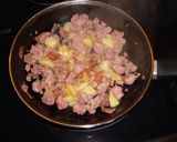 Foto del paso 2 de la receta: Canoa de calabacín relleno de carne, jamón y queso fundido
