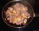 Foto del paso 2 de la receta: Canoa de calabacín relleno de carne, jamón y queso fundido