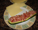 Foto del paso 3 de la receta: Canoa de calabacín relleno de carne, jamón y queso fundido