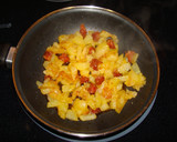 Foto del paso 3 de la receta: Tortilla de patatas y chorizo picante (individual)