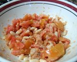 Foto del paso 3 de la receta: Ensalada tibia con tomate corazón de buey (cor de bou) y judías