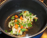 Foto del paso 1 de la receta: Potaje de garbanzos y espinacas con langostinos y jamón