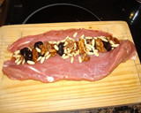 Foto del paso 3 de la receta: Solomillo de cerdo relleno de frutos secos y paté ibérico al cava