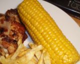 Foto del paso 9 de la receta: Pollo frito con puré de papas, ensalada de col y mazorcas de maíz