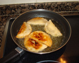 Foto del paso 5 de la receta: Empanadillas de queso y mermelada