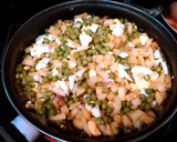 Foto del paso 9 de la receta: Guisantes con jamón, huevo y patatas