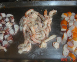 Foto del paso 2 de la receta: Salpicón de mariscos (Montse)