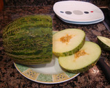 Foto del paso 1 de la receta: Melón tres delicias con helado