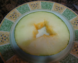 Foto del paso 2 de la receta: Melón tres delicias con helado