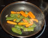 Foto del paso 3 de la receta: Costillas de cordero con verduras salteadas