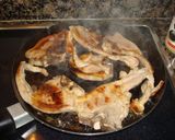 Foto del paso 5 de la receta: Costillas de cordero con verduras salteadas