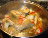 Foto del paso 3 de la receta: Lubina y gambas en salsa
