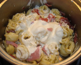 Foto del paso 2 de la receta: Tortellini con jamón y crema de leche