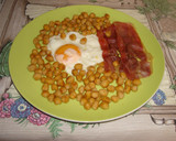 Foto del paso 3 de la receta: Jamón, huevos y garbanzos