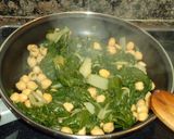 Foto del paso 4 de la receta: Acelgas con garbanzos