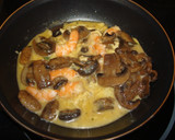 Foto del paso 2 de la receta: Revuelto de mar y montaña