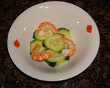 Foto del paso 1 de la receta: Ensalada de pepinos, langostinos y yogurt (dieta)