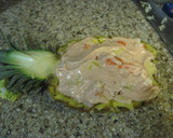 Foto del paso 3 de la receta: Cóctel de piña rellena con marisco