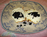 Foto del paso 2 de la receta: Huevos fritos con caviar