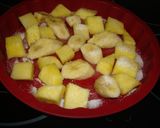 Foto del paso 1 de la receta: Plátanos y piña con Moscatel