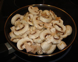 Foto del paso 2 de la receta: Crema de calabaza y champiñones con acelgas