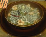Foto del paso 2 de la receta: Gulas con gambas al ajillo