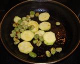 Foto del paso 2 de la receta: Fetuccini con sepietas y calabacín