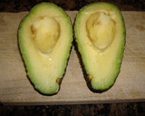 Foto del paso 3 de la receta: Ensalada con aguacate relleno