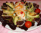 Foto del paso 6 de la receta: Ensalada con aguacate relleno