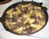 Foto del paso 2 de la receta: Asadura e hígado de cordero al ajo cabañil, con patatas