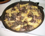 Foto del paso 2 de la receta: Asadura e hígado de cordero al ajo cabañil, con patatas
