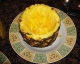 Foto del paso 1 de la receta: Piña rellena de frutas al cava