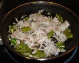 Foto del paso 1 de la receta: Chipirones y gambas con salsa de avellanas