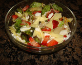 Foto del paso 2 de la receta: Ensalada variada de verduras, quesos y fresas