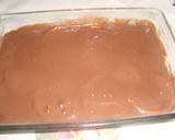 Foto del paso 2 de la receta: Tarta de galletas con chocolate y fideos de colores