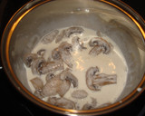 Foto del paso 3 de la receta: Crema de champiñones con sésamo