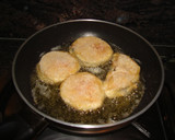 Foto del paso 2 de la receta: Merluza rebozada con pan rallado