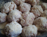 Foto del paso 1 de la receta: Bolitas con tomate