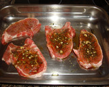 Foto del paso 3 de la receta: Chuletas de cerdo especiadas