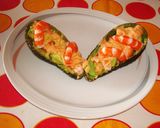 Foto del paso 4 de la receta: Aguacates rellenos de langostinos