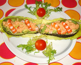 Foto del paso 5 de la receta: Aguacates rellenos de langostinos