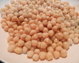 Foto del paso 2 de la receta: Garbanzos con gambas y tomate
