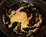 Foto del paso 1 de la receta: Tintorera con sésamo al vino blanco