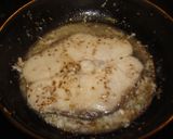 Foto del paso 2 de la receta: Tintorera con sésamo al vino blanco
