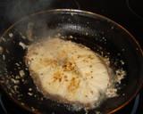 Foto del paso 3 de la receta: Tintorera con sésamo al vino blanco