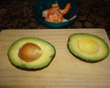 Foto del paso 2 de la receta: Crema fría de aguacates y langostinos